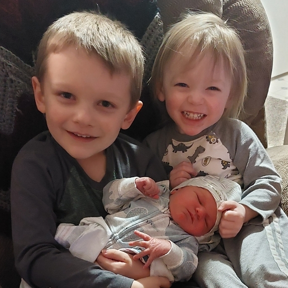 Meet your Posher, Christina - Picture 2 of 4